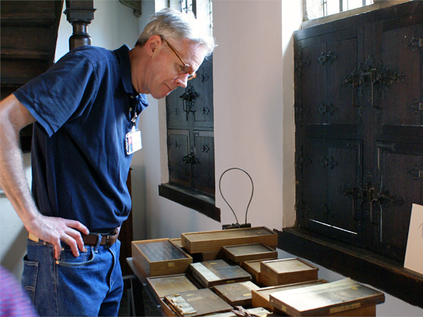 Artifacts in the Museum Plantin-Moretus Frank E. Blokland organizing type-foundry artifacts at Museum Plantin-Moretus